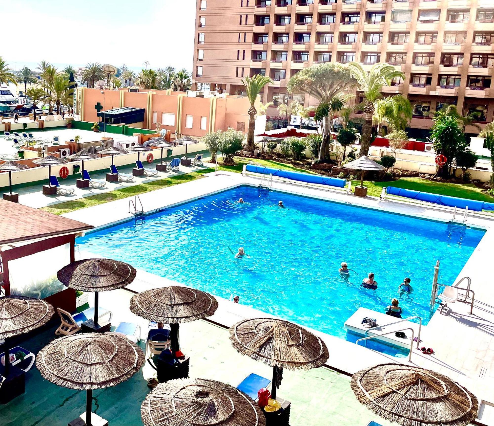 Hotel Apartamento Pyr Fuengirola Private Sunny Pool Side Esterno foto