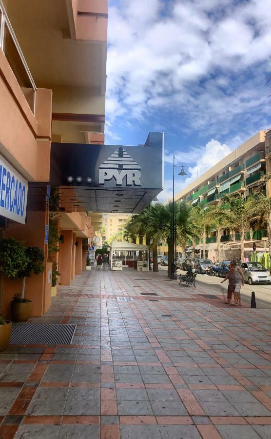 Hotel Apartamento Pyr Fuengirola Private Sunny Pool Side Esterno foto